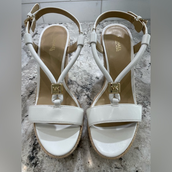 BRAND NEW-IN BOX Michael Kors Annie wedges in Optic White- size 8 - Picture 8 of 9